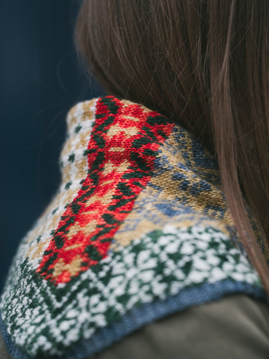 Folky Scout Mini Shawl